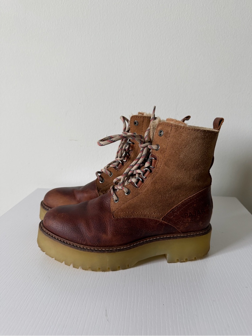 Pajar Canada Women’s Leather & Suede Winter Boots – Size 6